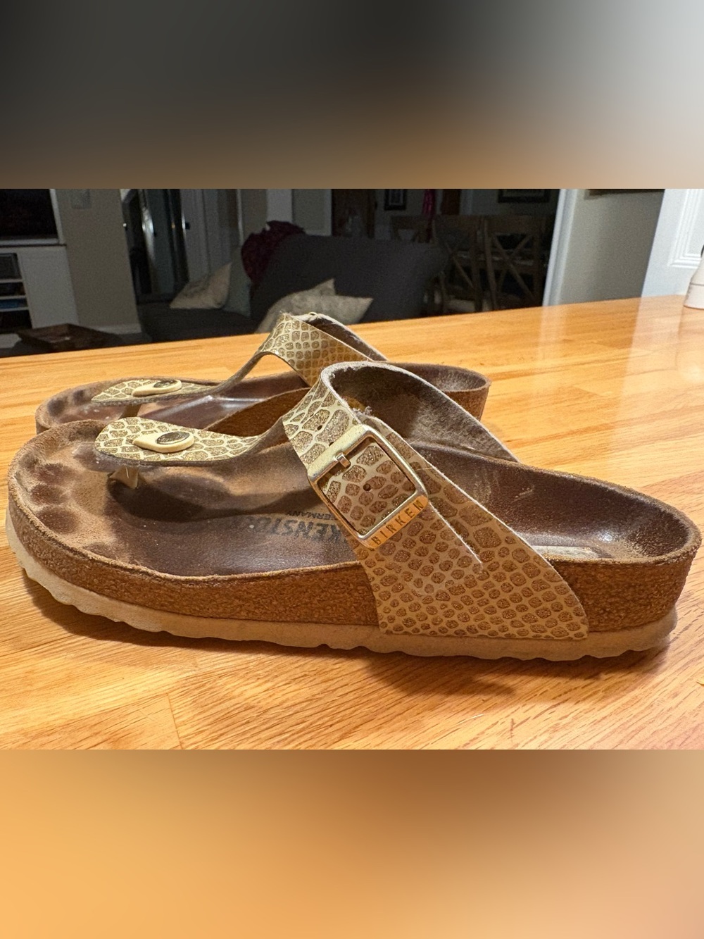 GUC Birkenstock Metallic Gold “Snake Skin” Gizeh Sandal, 38 wide/reg, birko-flor